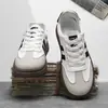 Populares tênis respiráveis Forrest Gump, tênis de treino alemão, sapatos masculinos, novos tênis casuais brancos versáteis para o verão de 2026