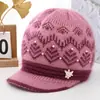 Gorro de tricô de inverno para mulheres de meia-idade e idosas, chapéu de lã quente com forro de fleece, chapéu de algodão espesso para vovó, protege as orelhas e resistente ao frio