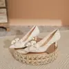 Socialite bico strass trevo de quatro folhas salto alto feminino salto fino pés não cansados boca rasa sapatos de camada única cerimônia de casamento sapatos femininos