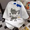 Camiseta de seda de leite cinza claro com estampa de cachorro, gola redonda, modelagem solta de verão, top versátil casual estilo faculdade