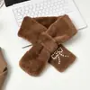Bufanda Cálida de Felpa Estilo Coreano para Mujer Otoño e Invierno con Lazo de Perlas y Cruz, Cuello Grueso de Piel Sintética de Conejo Rex