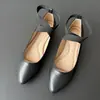 Comercio Electrónico Transfronterizo Tallas Grandes Zapatos Planos Casuales para Mujer 2026 Otoño Nueva Llegada Slip-on Banda Elástica Zapatos de Una Sola Pieza para Mujer Venta al por Mayor