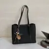 Gamuza Otoño Invierno Colgante Nuevo Bolso de Mano 2026 Terciopelo Mujer Bolso de Lujo Ligero Bolso de Hombro Tote de Gran Capacidad Estrella Retro Moda