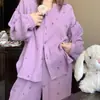Pijama Floral Roxo para Menina, Conjunto de Calça com Mangas Longas e Gola Cardigan, Roupa de Casa Estilo Retrô que Pode Ser Usada Fora