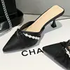 Sapatos Meia-Calça Exquisitos Estilo Francês Verão 2026 Novo Estilo Fada Gentil Combinando com Vestido Sapatos de Salto Alto Bico Fechado para Mulheres