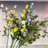 24 Flores Artificiales de Nuevo Estilo Colgantes Invertidas Campana Dorada Flores Falsas Ramas Altas Criptadas Lirio de los Valles Adornos Decorativos para Sala de Estar Flores de Boda Flores en Hilera