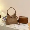 Bolsa Elegante com Fecho de Metal, Bolsa Saco de Ombro Único Estilo Luxo Leve para Mulheres, Nova Versão Coreana 2026 Versátil Casual Bolsa Transversal