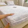 Juego de sábanas de tres piezas, engrosado y estampado, con acabado de terciopelo de leche tridimensional, adecuado para dormitorios de estudiantes, tamaño individual, protector de colchón de 1.5m