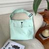 53101 Bolsa de lona de grande capacidade feminina 2025 Nova bolsa de ombro casual leve para o verão Bolsa transversal para trabalho e deslocamento