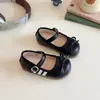 Sapatos Pequenos de Couro com Laço para Crianças 2025 Primavera e Outono Sapatos para Meninas Moda para Bebês Sapatos de Princesa com Solado Macio Tendência