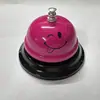 Cascabel de expresión colorida con la lengua afuera, campana de llamada para recepción, accesorio de respuesta para juegos de jardín de infantes, cascabel interactivo de entrenamiento para mascotas