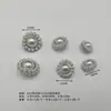 Directo del fabricante: Accesorios de joyería de aleación en forma de corazón con incrustaciones de diamantes Xili Mimi, incluyendo botones decorativos con base