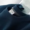 Camiseta redonda de manga curta em malha waffle com gola wrap nas costas, top unissex, camisa base tendência de verão com caimento solto e manga curta