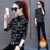 Camiseta forrada de lã meia gola alta camisa de fundo outono e inverno versátil letra impressa Top feminino 2023 novo estilo coreano slim fit