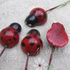 Fruta de espuma mariquita de siete estrellas pintada de rojo escarabajo insecto Accesorios de manualidades Accesorios DIY 15 * 20MM