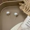 Fiebre francesa aretes de botón de perla blanca elegantes con pasador de plata S925 aretes de botón elegantes para dama aretes simples versátiles
