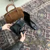 Botines Cortos de Cuero Suave Retro para Mujer 2025 Invierno Nuevos Versátiles de Nicho Punta Cuadrada Botas Chelsea con Aumento Interior Botas de Moda