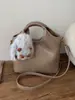 Bolso de Cubo de Mano de Moda para Mujer 2025 Otoño e Invierno Nuevo Estilo Bolso de Hombro Simple y de Alta Gama Bolso Cruzado para Viajes al Trabajo Venta al por Mayor