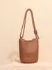 Bolso Tejido Nuevo Color Sólido Piel Suave Hecho a Mano Bolso Cubo Versátil Simple de Gama Alta Bolso de Hombro Cruzado Tote