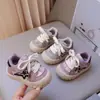 Colección Otoño 2026 Zapatos Casuales de Cuadros de Moda para Bebé Niña Tenis Suaves de Suela Suave para Exteriores para Niños de 1 a 3 Años