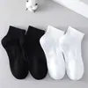 Meias Pretas de Cano Médio para Mulheres, Verão e Primavera/Outono, Resistentes ao Odor, Meias Esportivas Brancas com Faixa, Meias 100% Algodão Masculinas, Atacado do Fabricante de Zhuji
