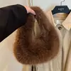 Cross2026 Otoño/Invierno Nuevo Estilo Coreano Versátil Gran Capacidad Bolso de Felpa Moderno de Moda Sensación de Alta Gama Bolso de Mano