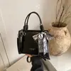 Bolso de Mano de Alta Gama Exquisito de Nicho Retro para Mujer 2026 Nuevo Estilo Coreano de Moda Textura Elegante Bolso Cruzado con Estilo para Dama