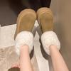 Botas de nieve de algodón de moda famosa de Internet, botas de altura pequeña, botas de nieve de fondo grueso con esponja, forro polar de invierno 2024 nuevo
