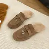 Chinelos fofos estilosos e versáteis de sola reta, bico quadrado, estilo nicho para outono e inverno, chinelos de algodão fáceis de calçar para mulheres, 2026