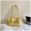 Bolsa Tote Simples, Casual, Estilosa, de Grande Capacidade, Nova para o Verão 2026, Moda para o Dia a Dia, Texturizada, de Ombro Único, para Usar sob o Braço, para Mulheres