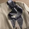 Bufanda de Seda Diagonal Floral Retro de Moda para Decoración del Cabello, Cinta Larga para Atar el Cabello, Cinturón de Cintura, o como un Pañuelo Largo Pequeño para Mujer