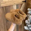 Zapatillas Cómodas Cálidas de Suela Gruesa Para Usar al Aire Libre Meses de Invierno Zapatos Postparto Tacón Cerrado Algodón Nuevo Color Sólido Felpa para el Hogar Mujer No