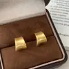 Pendientes Minimalistas de Nicho Versátiles de Gama Alta en Forma de C Cepillados, Amigables para el Viaje Diario, con un Diseño Lujoso y Único para Mujeres