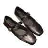 Zapatos de salón poco profundos de punta cuadrada estilo francés para mujer, nuevo modelo otoño 2026, adecuados para combinar con faldas, brisa suave de la tarde, zapatos de cuero Mary Jane planos y suaves