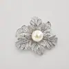 Broche de Flor Rosa com Pedras Preciosas, Estilo Feminino de Alto Padrão, Corsage de Pérola Versátil, Design de Luxo Leve, Alfinete Único, Acessório para Terno