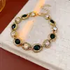 Conjunto de collar, pulsera y pendientes de corazón con incrustaciones de diamantes florales estilo medieval, cadena para la clavícula estilo corte vintage, joyería de nicho para mujer
