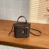 Bolsa de Mão com Corrente Transfronteiriça Bolsa Caixa para Mulheres 2026 Novo Estilo Inspirada na Chanel Tendência Versátil Ombro Transversal Pequena Quadrada