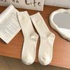 Meias novas de outono e inverno anti-bolinhas de tricô duplo de caxemira para panturrilha feminina, meias finas listradas de cano médio JK, meias 7/8 e acima do joelho