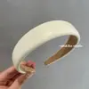 Diadema de Esponja de Piel PU Clásica Coreana Versátil para Salir Moda Color Caramelo Simple Dulce Diadema para la Parte Superior de la Cabeza Accesorios para el Cabello