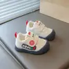 Zapatos de Bebé para Niñas 2026 Otoño Nuevo Modelo Zapatos Funcionales para Niños Pequeños Suela Suave Antideslizantes Zapatos para Caminar de Bebé Zapatos Casuales