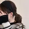 Presilha de Cabelo com Aba Larga para Uso Diário Faixa de Cabelo para Mulheres 2025 Nova Outono e Inverno Faixa de Cabelo Cinza de Ponta Vermelha Acessório de Cabeça