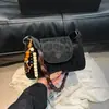 Bolsas Transversais Populares Femininas de Alto Padrão de Nicho Bolsas Femininas Outono e Inverno Nova Moda Tendência Bolsa Quadrada Pequena de Ombro Transversal