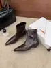 []2026 Otoño/Invierno Nuevas Botines de Tobillo de Punta Cuadrada con Tacón Bajo Estilo Europeo y Americano con Cremallera Trasera Botas para Mujer Botas de Moda