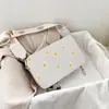 Bolso Cruzado Estilo Coreano Transfronterizo para Mujer, Moderno y Versátil, Bolso Cuadrado Pequeño Fresco con Correa Ancha, Bolso de Hombro Nuevo de Moda con Margarita