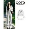 Conjunto Esportivo de Outono Feminino 2026 Novo Moletom Estilo Coreano Baixa Saturação Conjunto Completo Casual Sensação Relaxada