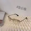 Gafas de Sol Metálicas de Marco Cuadrado Nuevas 2026 Estilo Ins Europeo y Americano Gafas de Sol Estilo Calle Gafas Anti-UV de Gama Alta para Mujer