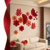 Accesorios de decoración para la habitación de bodas, incluyendo artículos para el dormitorio de los novios, decoraciones para la pared del cabecero y una variedad de suministros de boda para crear una atmósfera festiva.