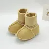 Sapatos e meias de algodão macio com sola macia para bebês e crianças pequenas, com forro de fleece espesso e felpudo, para outono e inverno, com pele integrada, direto da fábrica