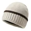 Gorro de punto forrado de forro polar de otoño e invierno transfronterizo, gorro de lana cálido unisex, gorro a rayas que cubre las orejas, gorro de punto a prueba de viento y resistente al frío