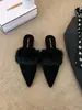 Sapatos casuais femininos Baotou, novo estilo 2026, de salto baixo, bico fino estilo francês, mules peludas